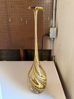 Hand-Blown Glass Vase – Decorative Art Piece