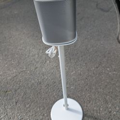 White Sonos Play 1 Speaker with Stand