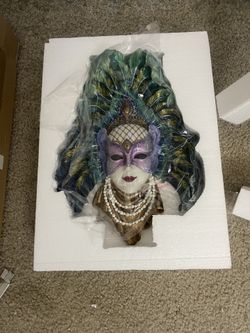 Design Toscano Polyresin Green/purple Butterfly Decorative Mask