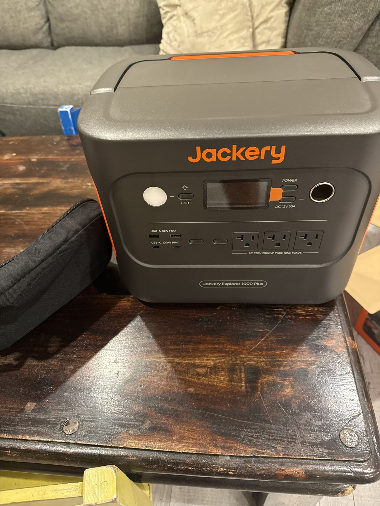 Jackery Explorer 1000 Plus