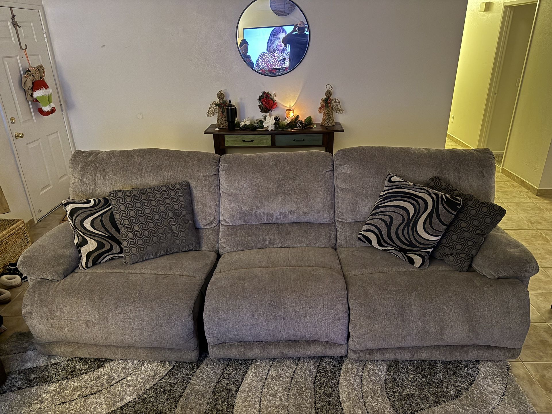 Dual Recliner Couch Like New