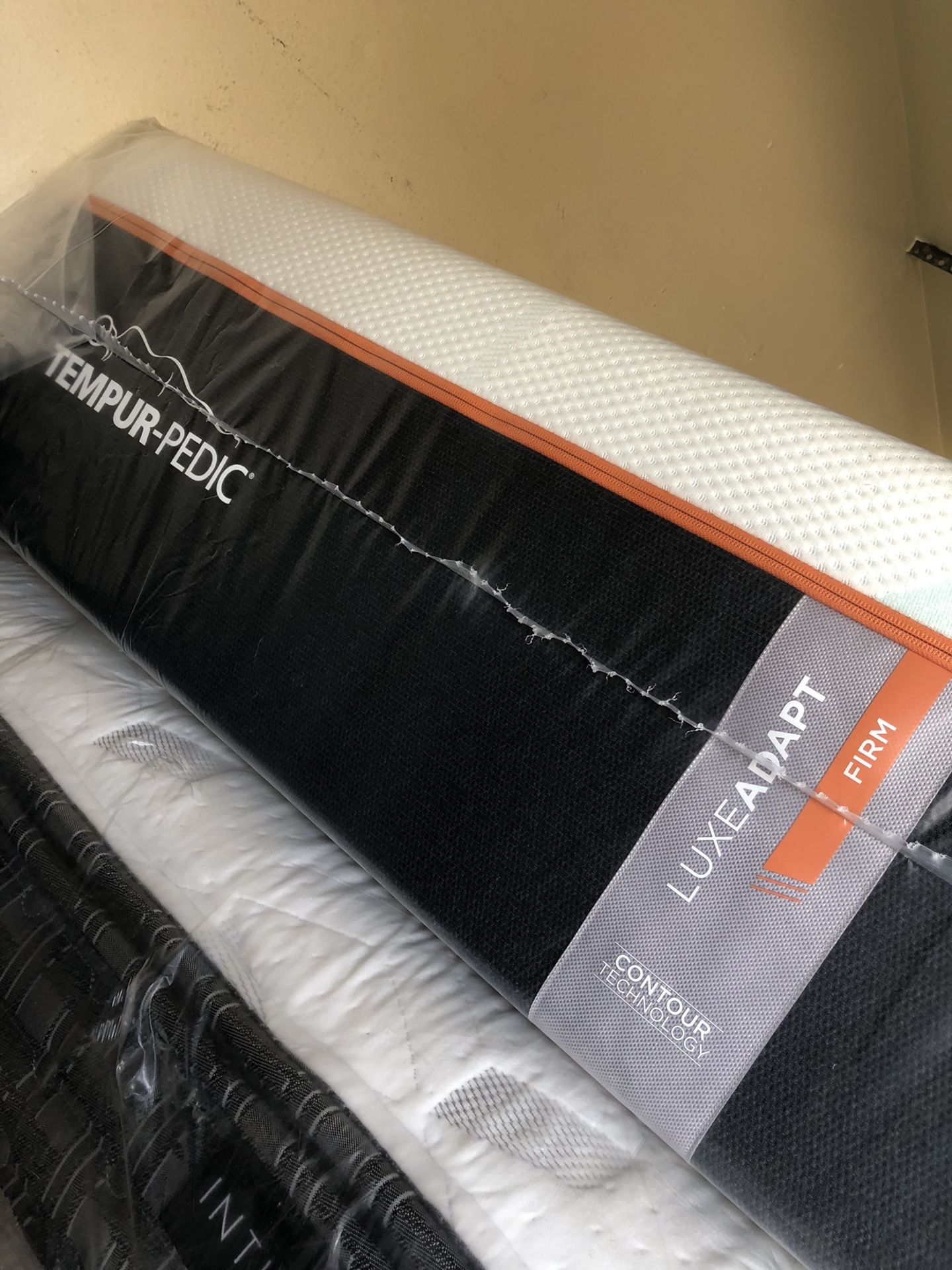 Twin Xl Tempurpedic Luxe Adapt Firm Memory Foam Mattress Bed Adjustable Serta Sealy Stearns Foster Purple Premier Nectar Casper Saatva Aireloom Kluft