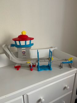 Paw Patrol Cat Pack Adventure Bay Action Playset