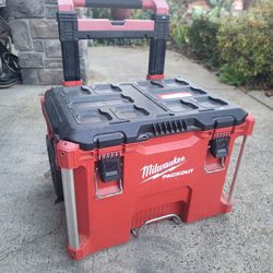Milwaukee Rolling Tool Box