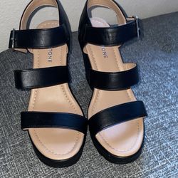 Black Wedges 