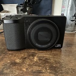 Ricoh GRIV HDF Digital Camera