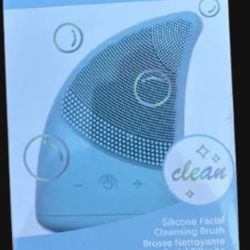 New In Sealed Box, Mayze Silicone Facial Cleansing Brush