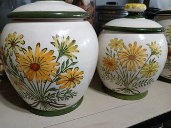 Vintage Daisy Canister Set