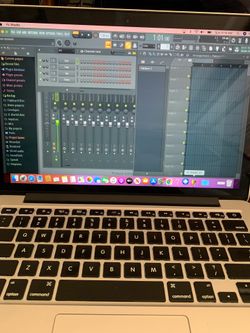 Musicians DJ MacBook Pro i5