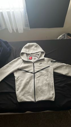 Grey Nike Tech Fleece