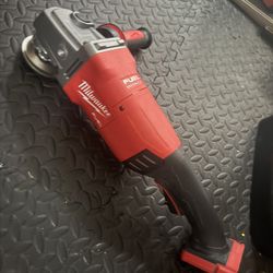 Milwaukee M18 9” Grinder