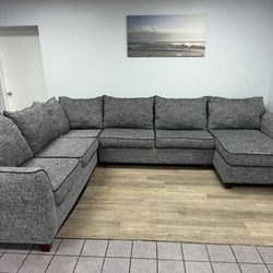Delivery Included Black and Gray 4pc Sectional with Chaise
