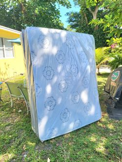 NEW QUEEN MATTRESS AND BOX SPRING -- Also Available In All Sizes.