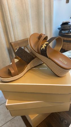 MK Sandals size 9