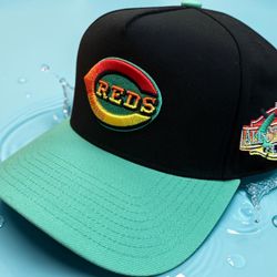 Cincinnati Reds SnapBack 