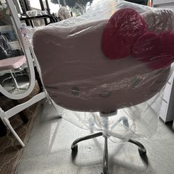 Hello Kitty Swivel Chair 