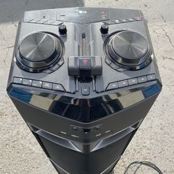 LG 1800 Watt Speaker/ Subwoofer 