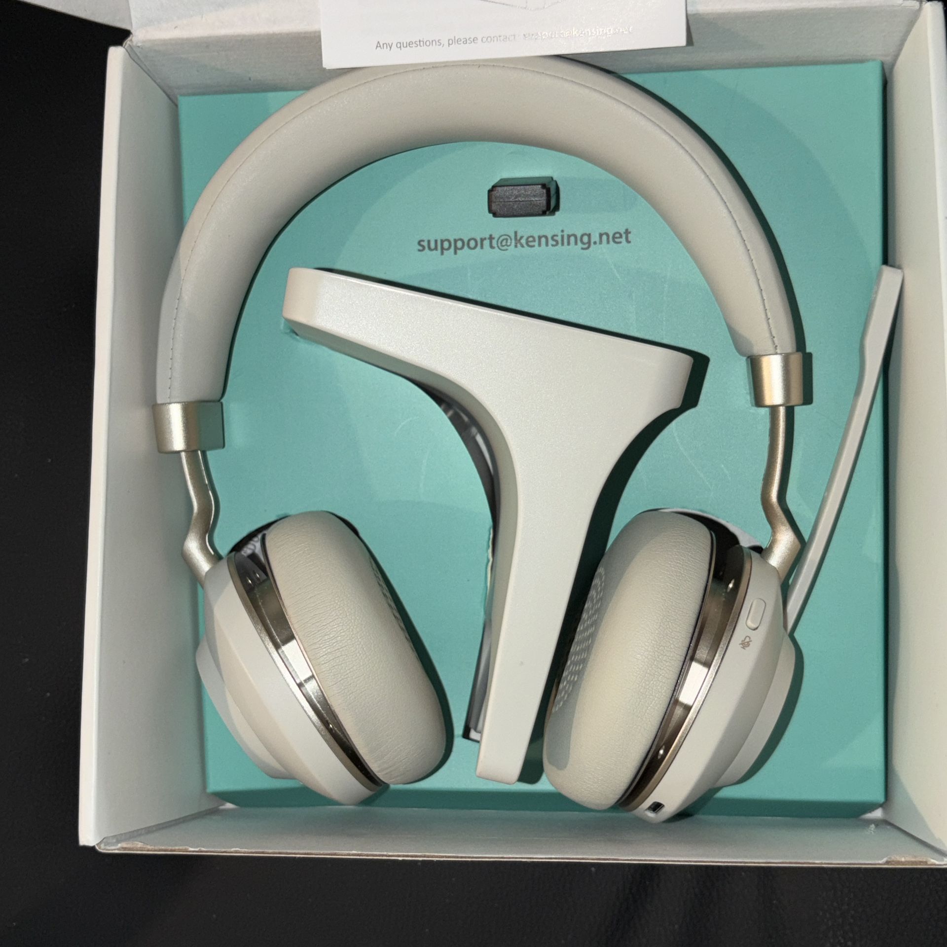 Wireless Bluetooth Headset w/ Microphone