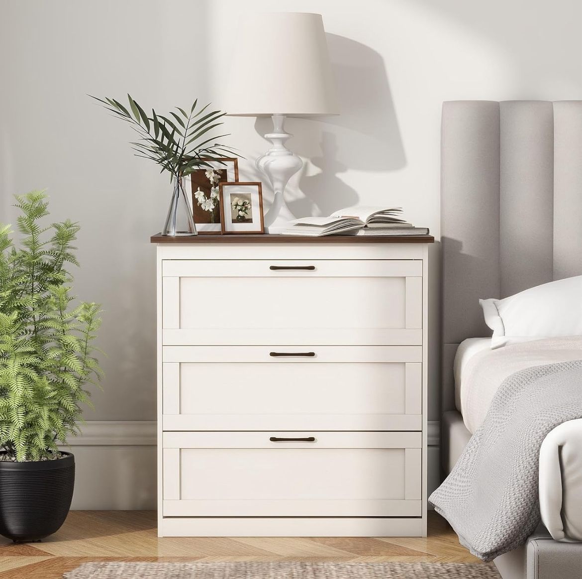 3 Drawer Dresser for Bedroom, White Dresser Chest of Drawers, Farmhouse Wood Dresser with Vintage Handle, Modern Small Dressers Storage Organizer for