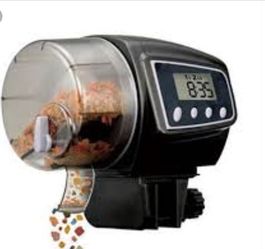 Battery operated fish feeder