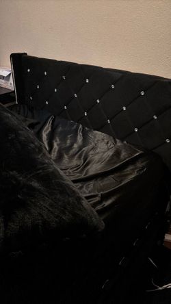 Full size bed