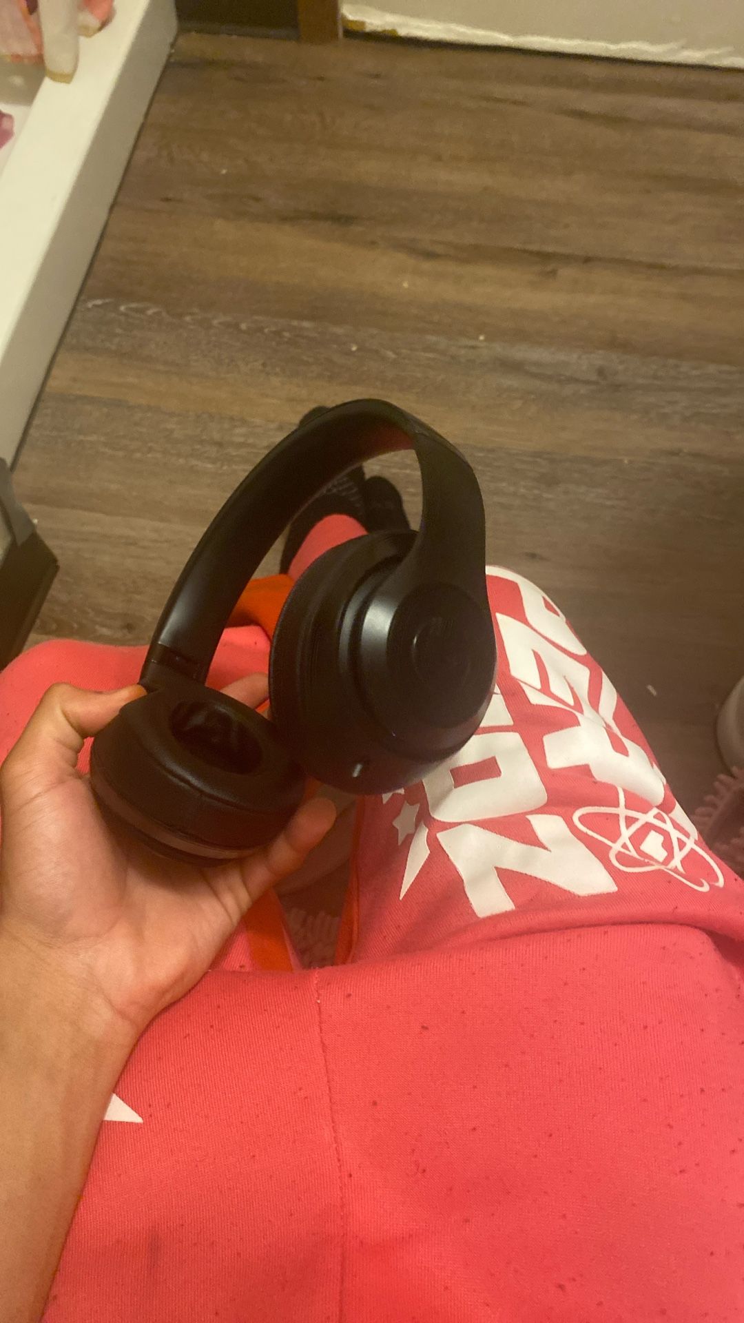 Black Beat Wireless Headphones