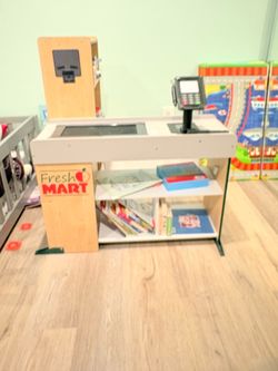 Wooden Kids Pretend Grocery Store