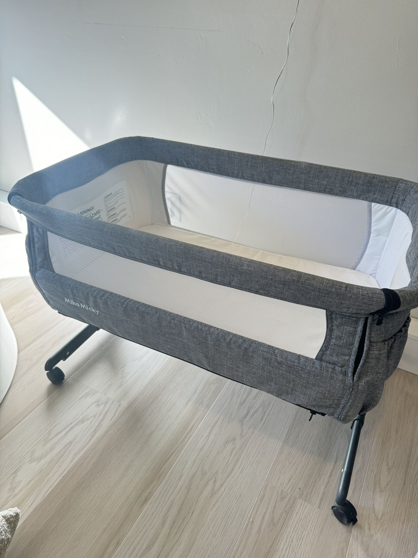 Mika Micky Baby Bed With Wheels