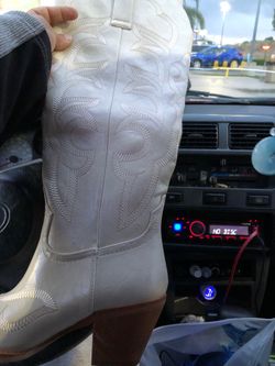 Woman boots size 8  $20