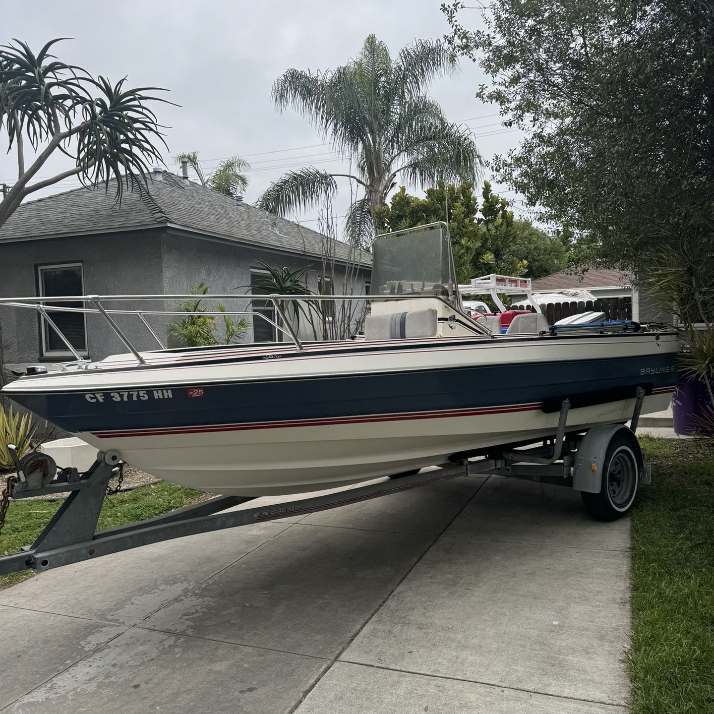 Bayliner Trophy