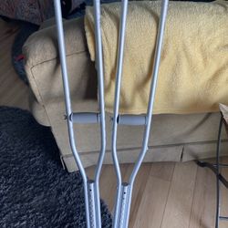 Aluminum Crutches Adjusts From 5’2” to 5’10” (Johnstown Ohio)