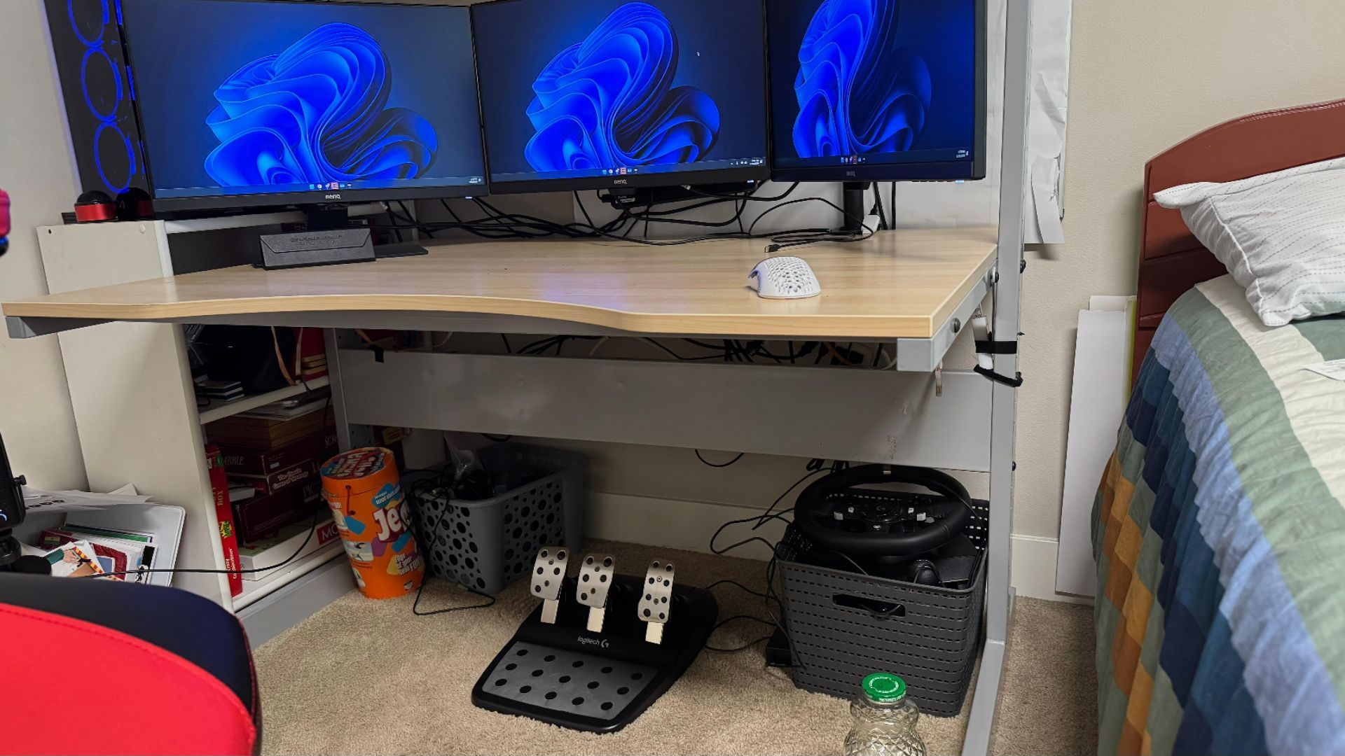 Desk with adjustable height