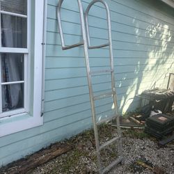 DOCK LADDER