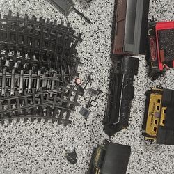 Vintage Electric Train Set- Polar Express / Union Pacific -For Parts or Repair