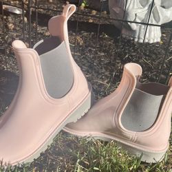 Light Pink Rain Boots Size 9/10