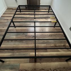 Full size Metal Bed Frame 