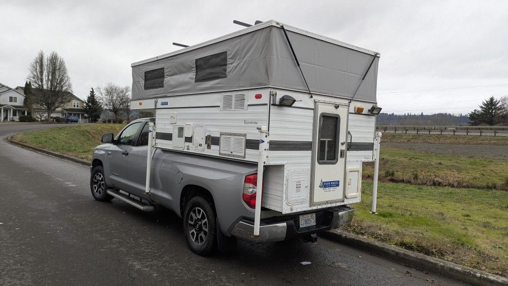 2007 FWC Keystone Pop Up Camper