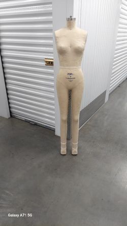 PGM, Linen Full Body Pro Female Dress Form Mannequin. Size 6 .