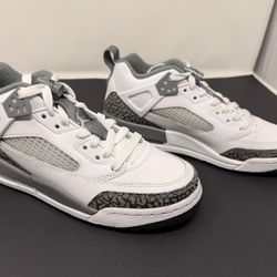 Size 5.5Y Jordan Spizike Low 