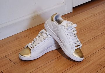 Reebok White and Gold Low-Top Sneakers, woman 6 US - Like new