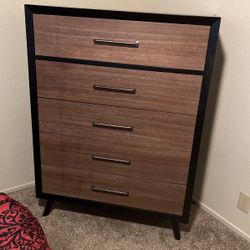 Dresser And Bed Set 