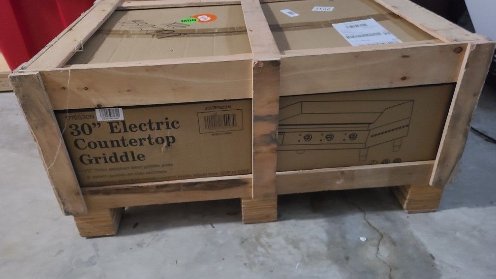 30" Flat top electric grill. NEW