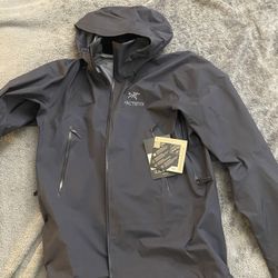 Arcteryx Beta AR Large Brand New with Tags