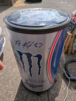 Gronkowski monster cooler has wheels