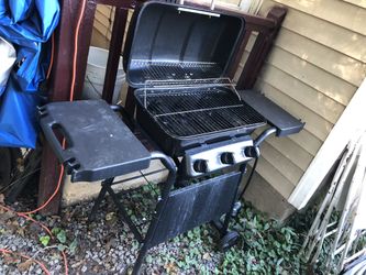 grill with gas tank