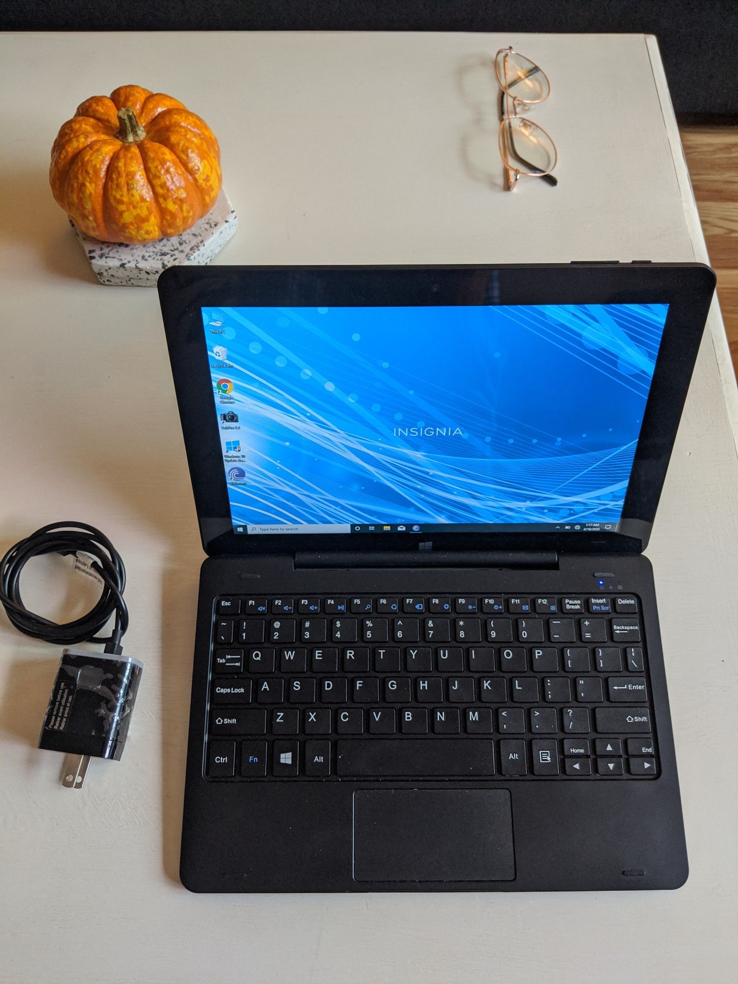 Insignia Flex Chromebook / Tablet 10inch