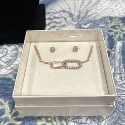 Tahari Jewelry Set