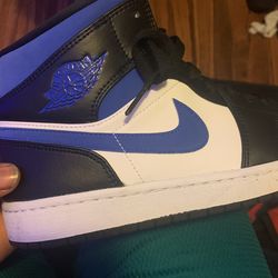 Royal Blue Jordan 1s