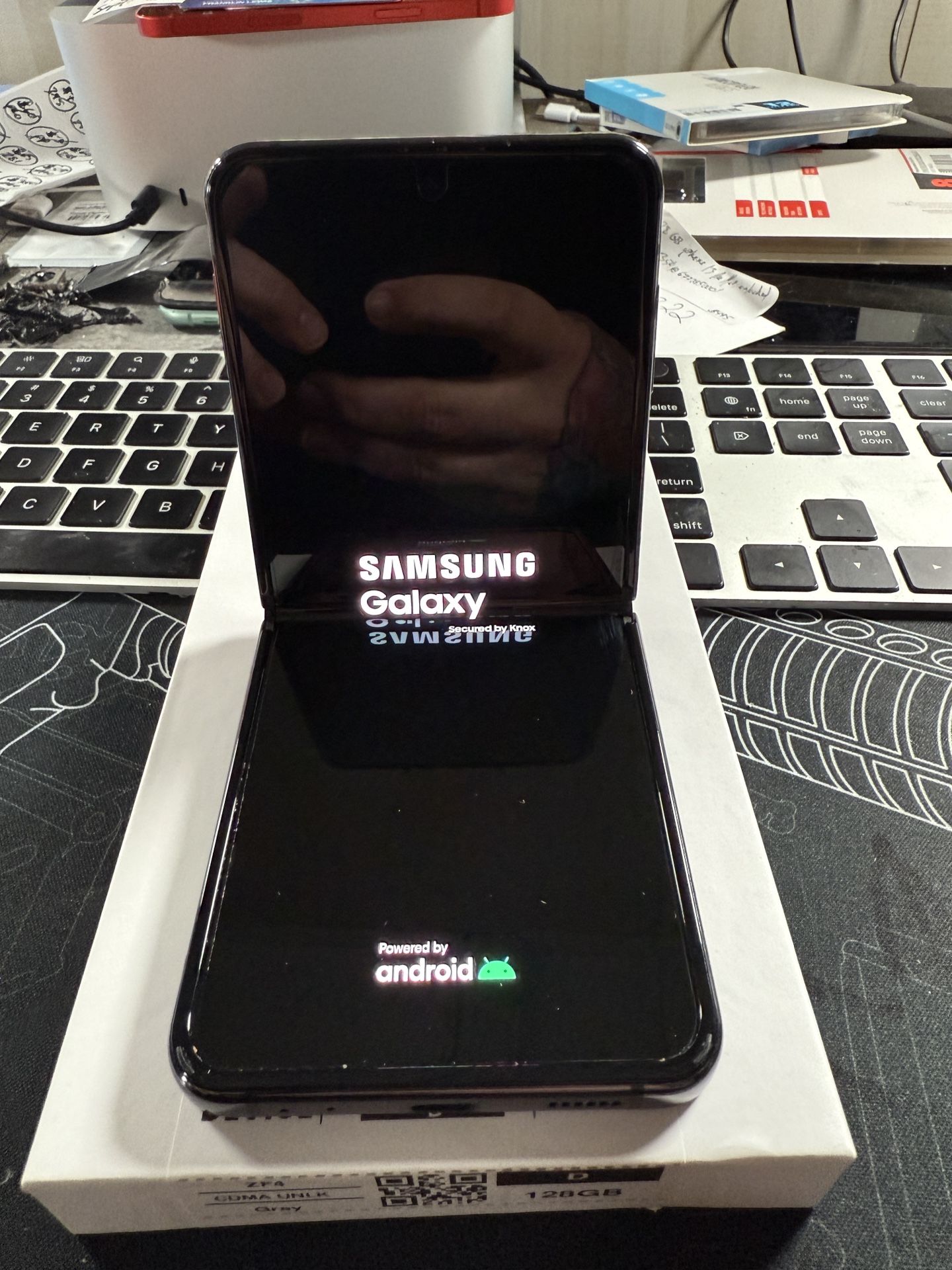 Samsung Galaxy Z Flip 4, Verizon, AT&T, T-Mobile, unlocked