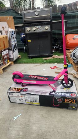 Razor Black Label E90 Electric Scooter - Pink, for Child Ages 8+ and up to 120 lbs, up to 10 mph
